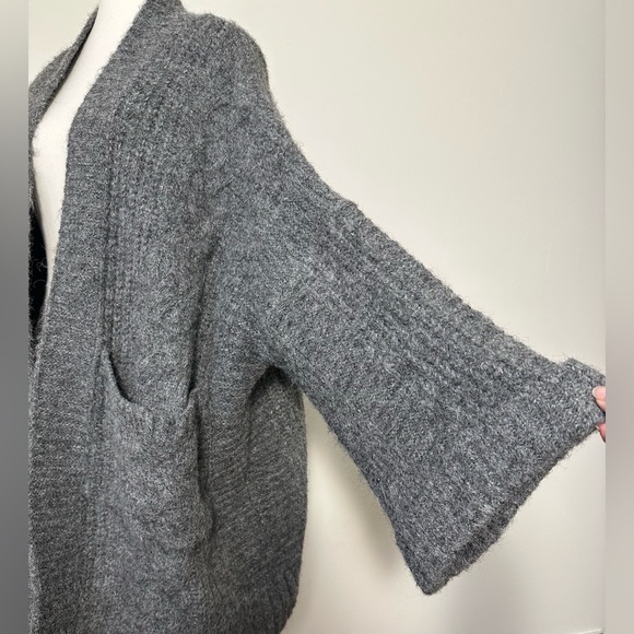 NWT PRINCESS POLLY Paisleigh Charcoal Chunky Cable Knit Cardigan Size S/M - Picture 7 of 10
